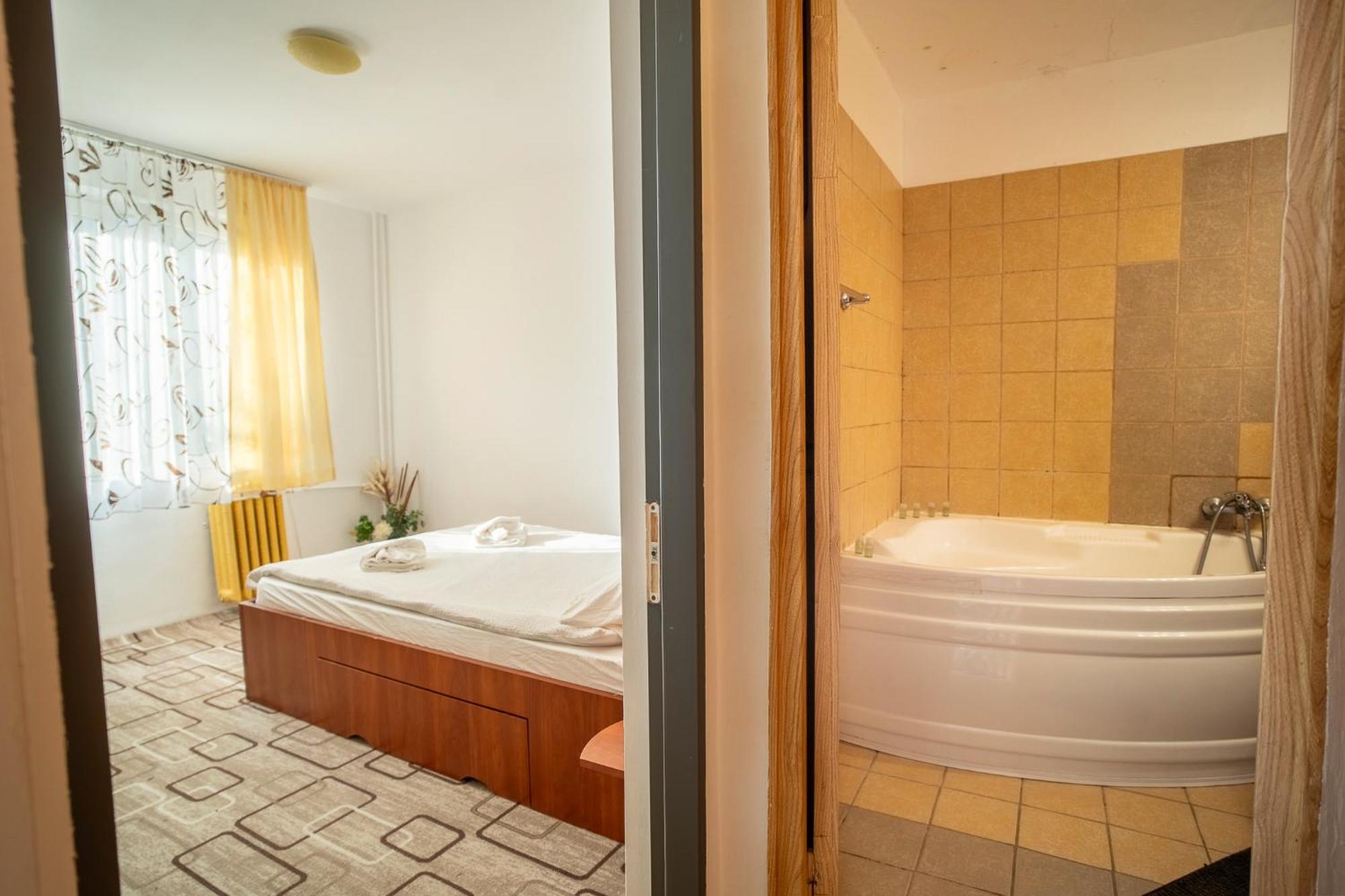 Rustic & Spacious 3Br Apartment Bucureşti Exterior foto